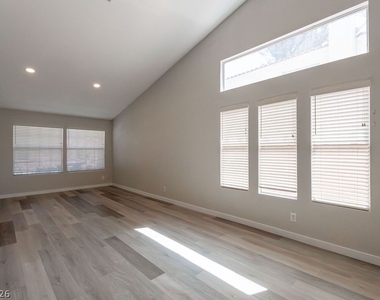 1735 Navarre Lane - Photo Thumbnail 6
