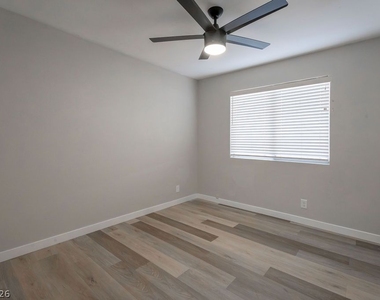 1735 Navarre Lane - Photo Thumbnail 29