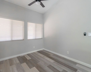 1735 Navarre Lane - Photo Thumbnail 13