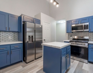 1735 Navarre Lane - Photo Thumbnail 19