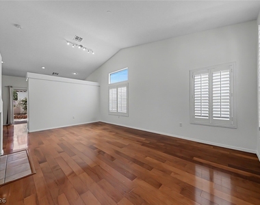 1833 Stablegate Avenue - Photo Thumbnail 3