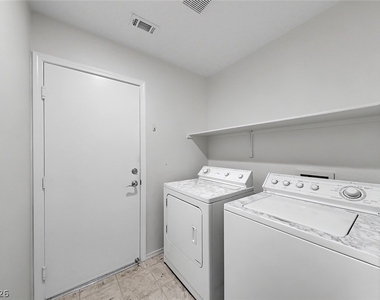 1833 Stablegate Avenue - Photo Thumbnail 19