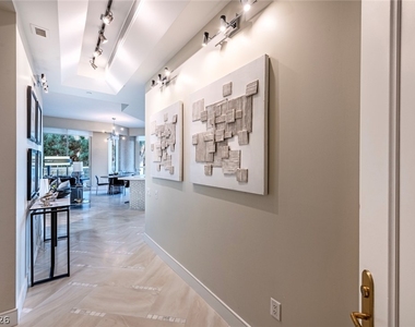 2747 Paradise Road - Photo Thumbnail 17