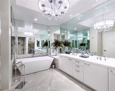 2747 Paradise Road - Photo Thumbnail 20