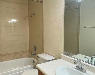 5038 S Rainbow Bl Boulevard - Photo Thumbnail 11