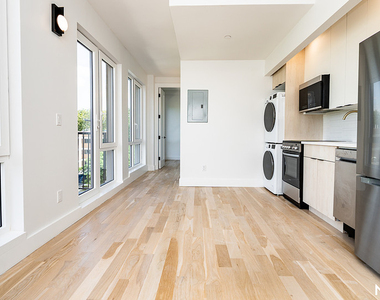 193 graham ave - Photo Thumbnail 2