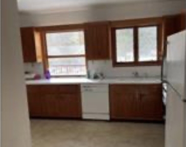 425 E Benita Boulevard - Photo Thumbnail 5