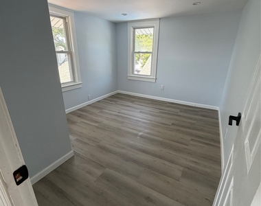 207 Prospect Street - Photo Thumbnail 8