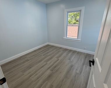 207 Prospect Street - Photo Thumbnail 15
