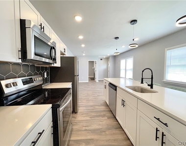 1222 Hawley Avenue - Photo Thumbnail 5