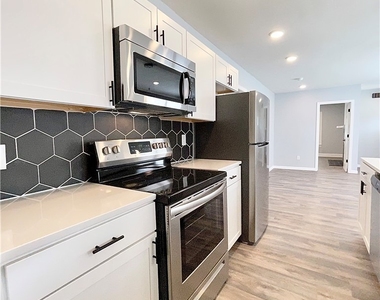 1222 Hawley Avenue - Photo Thumbnail 6
