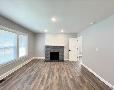 1222 Hawley Avenue - Photo Thumbnail 3