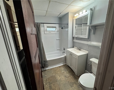 708 Maryland Avenue - Photo Thumbnail 5