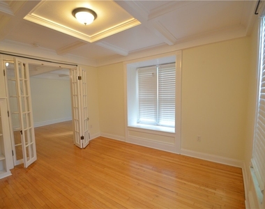 359 Green Street - Photo Thumbnail 9