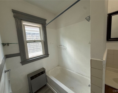 109 Cleveland Street - Photo Thumbnail 7