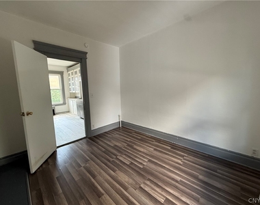 109 Cleveland Street - Photo Thumbnail 11