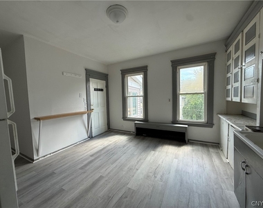 109 Cleveland Street - Photo Thumbnail 3