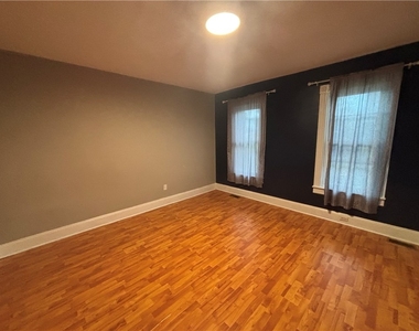 507 Welles Street - Photo Thumbnail 3