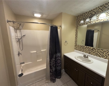 507 Welles Street - Photo Thumbnail 4