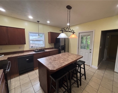 507 Welles Street - Photo Thumbnail 5