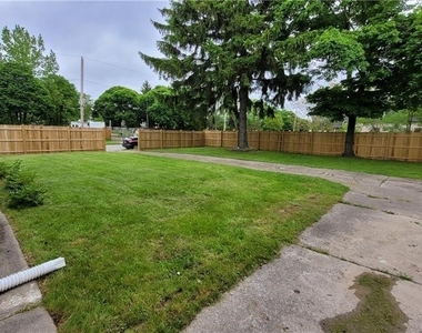 325 Box Ave (upper) Avenue - Photo Thumbnail 12