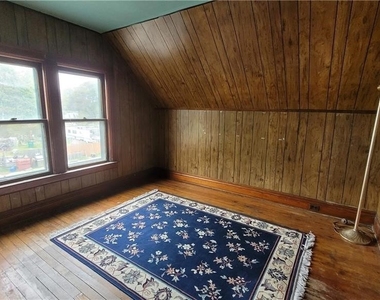 325 Box Ave (upper) Avenue - Photo Thumbnail 6