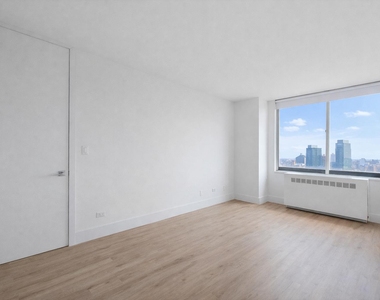 1735 York Avenue - Photo Thumbnail 6