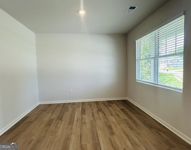 112 Glenrise Drive - Photo Thumbnail 5