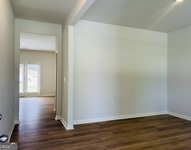 112 Glenrise Drive - Photo Thumbnail 4