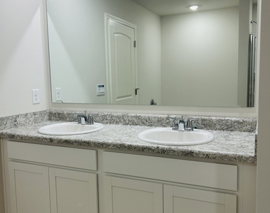 112 Glenrise Drive - Photo Thumbnail 32