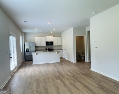 112 Glenrise Drive - Photo Thumbnail 10