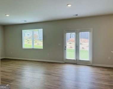 112 Glenrise Drive - Photo Thumbnail 8