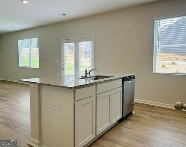 112 Glenrise Drive - Photo Thumbnail 16