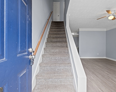 358 N 19th Street - Photo Thumbnail 2