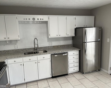 859 Park Place - Photo Thumbnail 5