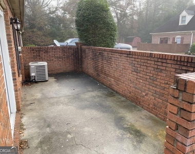 859 Park Place - Photo Thumbnail 6