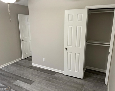 859 Park Place - Photo Thumbnail 14