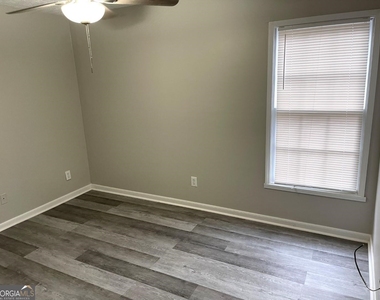 859 Park Place - Photo Thumbnail 13
