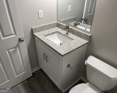 859 Park Place - Photo Thumbnail 8