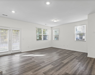 425 Union Station Street - Photo Thumbnail 6