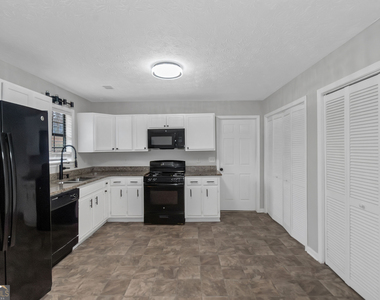 321 Summerwood Lane - Photo Thumbnail 8