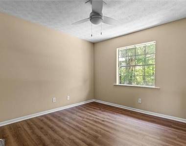 392 Northdale Court - Photo Thumbnail 19