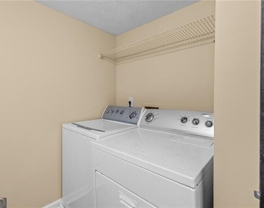392 Northdale Court - Photo Thumbnail 15