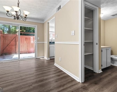 392 Northdale Court - Photo Thumbnail 7
