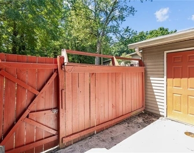 392 Northdale Court - Photo Thumbnail 23