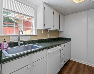 392 Northdale Court - Photo Thumbnail 11