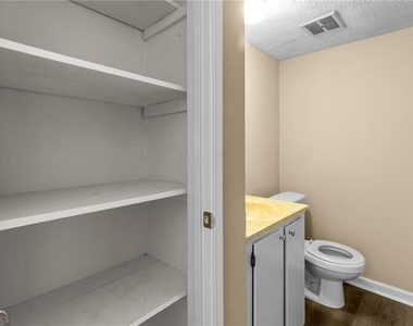 392 Northdale Court - Photo Thumbnail 16