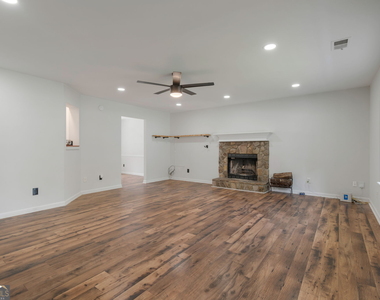 2055 Amberly Glen Way - Photo Thumbnail 3
