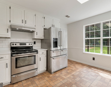 2055 Amberly Glen Way - Photo Thumbnail 6
