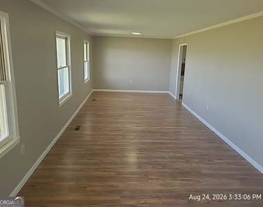 563 Pinehill Road - Photo Thumbnail 5